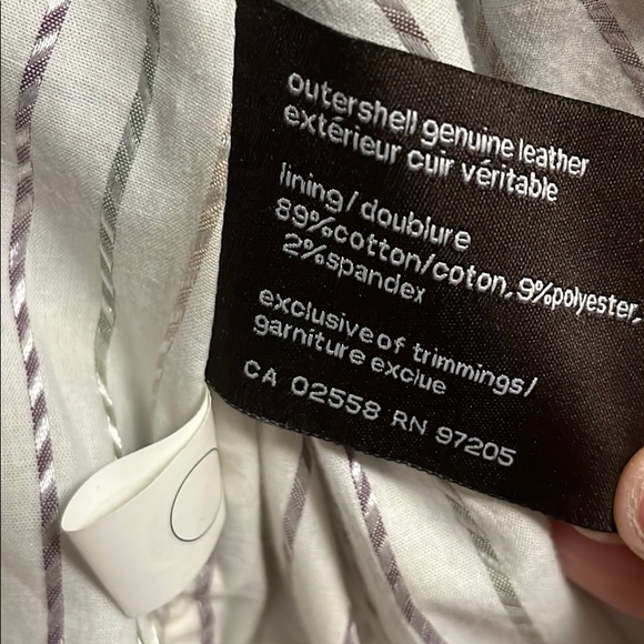 Danier green suede jacket. Perfect for fall - Picture 4 of 6